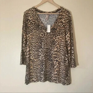 NWOT  Dolan leopard print v neck sweater